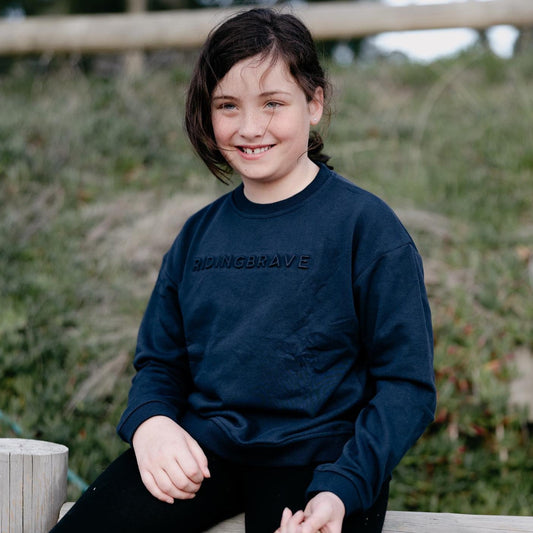 NAVY SIGNATURE RIDING BRAVE SWEATER