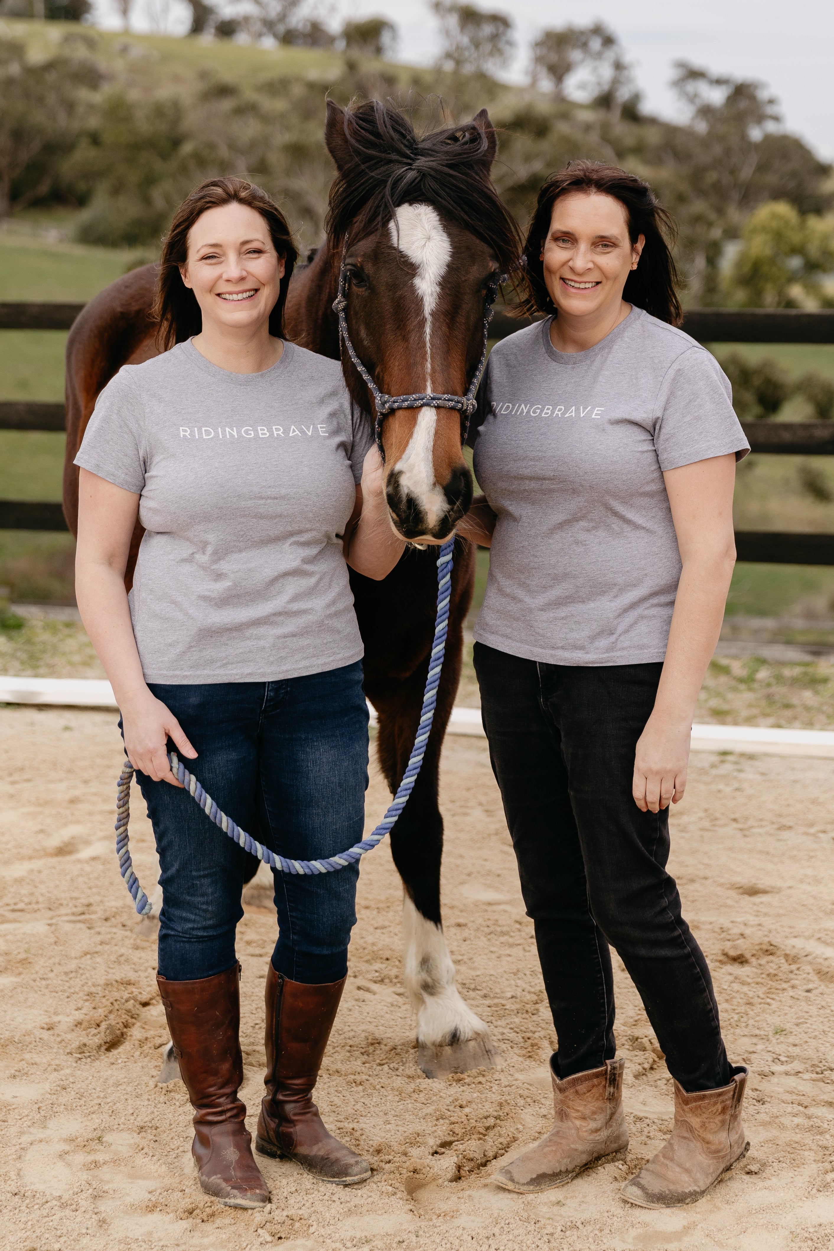 RIDING BRAVE WOMENS